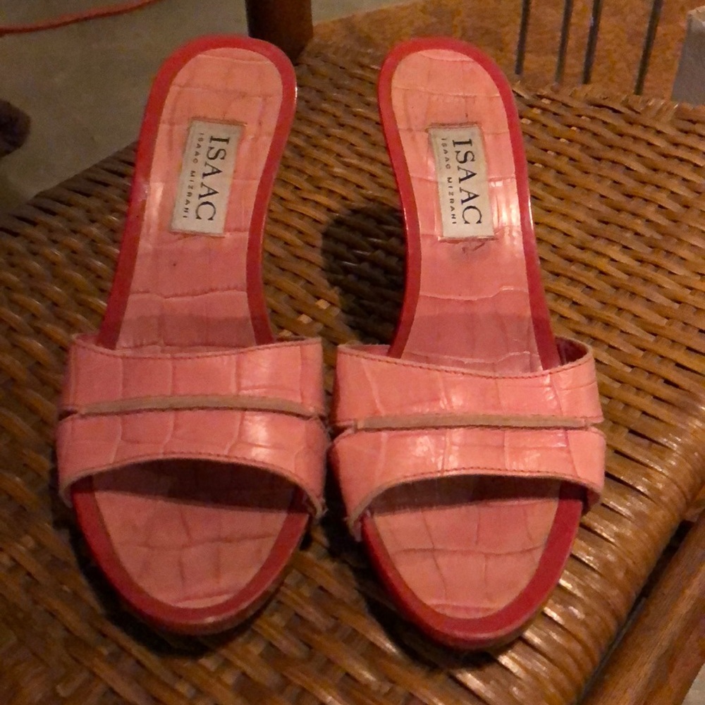 Isaac mizrahi heels in pink